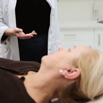 Nefertiti lift kaulan ja leukalinjan botuliinihoito