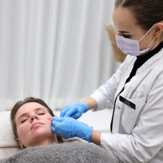 Profhilo-hoito Lääkäri Ebeling Kauneus Tikkurila Kalasatama Helsinki Vantaa esteettiset hoidot Profhilo-hoidot